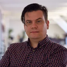 Author headshot of Tobias Sicheritz.